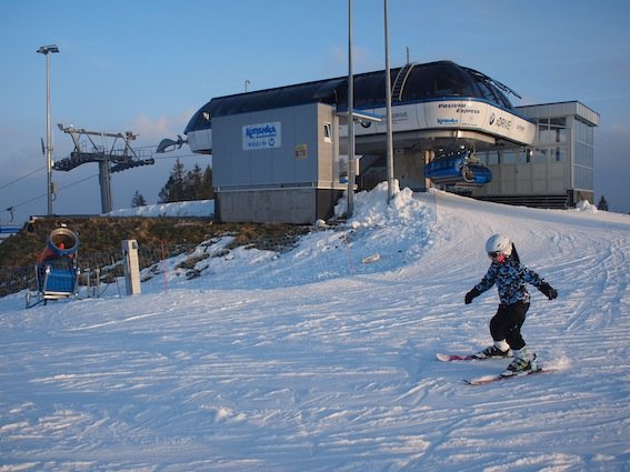 Stoki na Kotelnicy są generalnie łatwe, więc świetnie radzą sobie na nich najmłodsi narciarze
