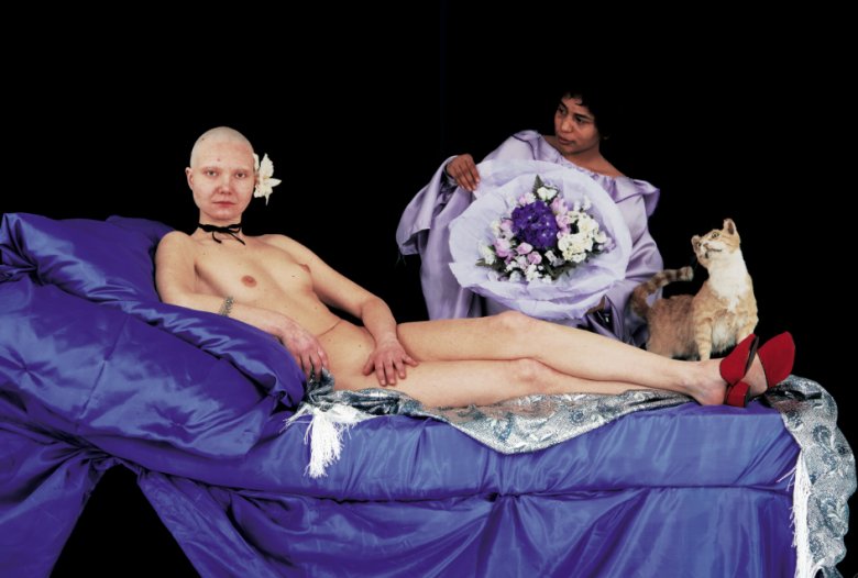 Katarzyna Kozyra, Olimpia, 1996, 3 fotografie, film wideo. Z kolekcji Barbary Kabala-Bonarskiej i Andrzeja Bonarskiego, depozyt w Muzeum Narodowym w Krakowie