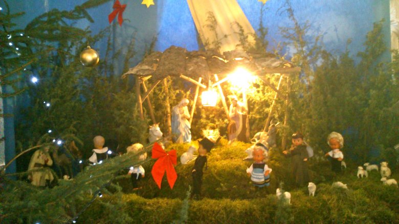 Tradycyjny żłóbek w kościele karmelitów bosych w Zamartem