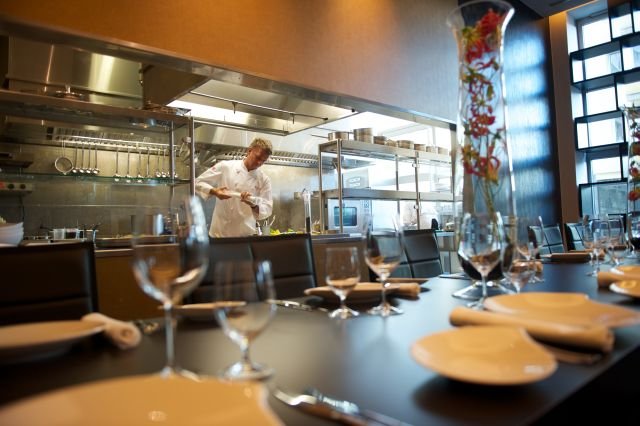 Platter Karola Okrasy - wspaniała kuchnia, wina do poprawy.