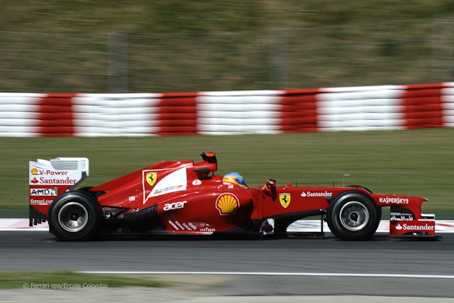 Fernando Alonso przed własną publicznością zdobył drugie pole startowe