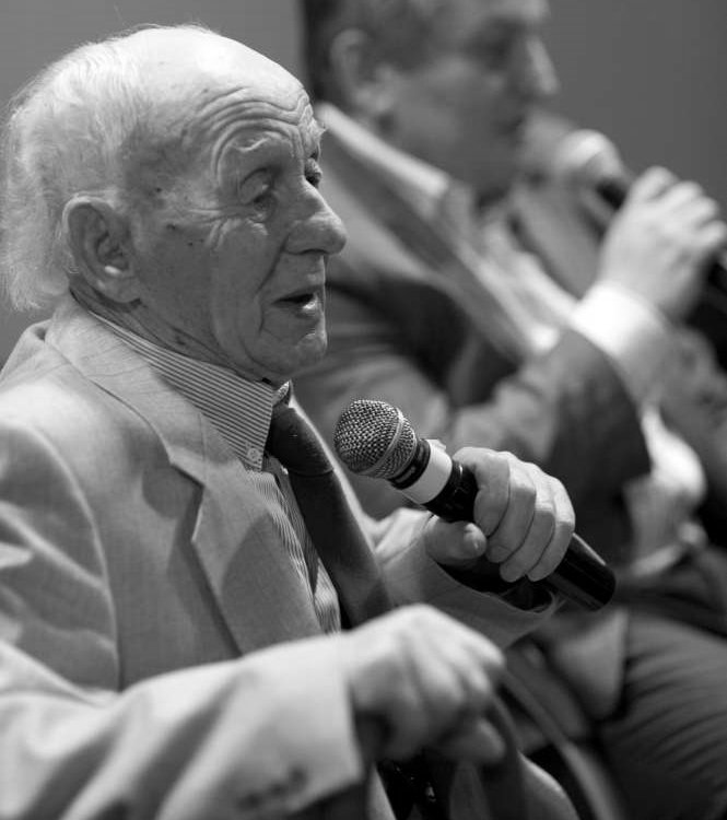 Pan Henryk Janicki na spotkaniu po pokazie "Taksówkarza" Tofifest 2012