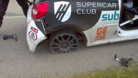 Efekt błędu na 14 km przed metą ostatniego odcinka rajdu.