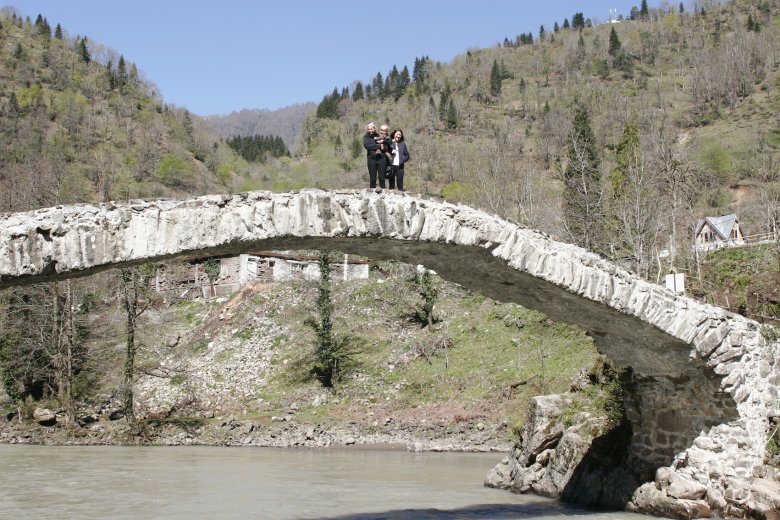 Most królowej Tamary. Jeden z dwunastu zachowanych w Adżarii.