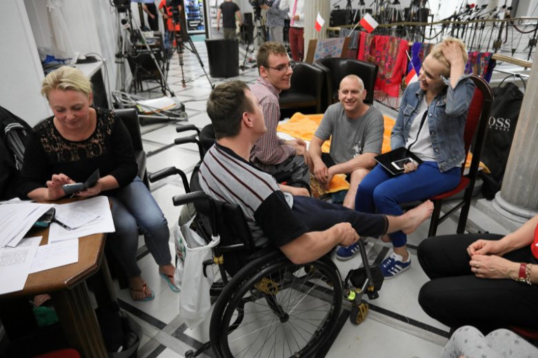 Posłanka Nowoczesnej Joanna Scheuling-Wielgus od początku wspiera protestujących.