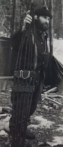 Mors Kochanski. Polak z pochodzenia- nieznany w naszym kraju . Absolutnie numer 1 w sztuce przetrwania. Poszukajcie w necie info o tym niezwykłym człowieku.