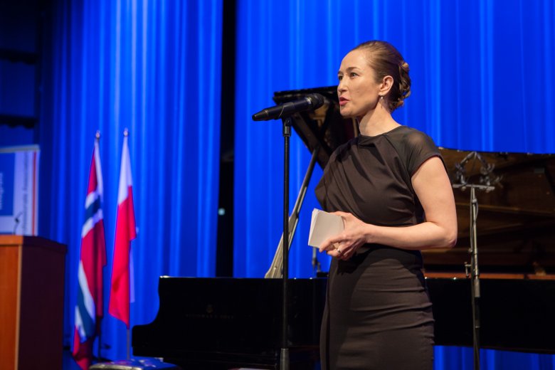 Dr Katarzyna Zyśk dziękuje za nagrodę w kategorii "Nauka"