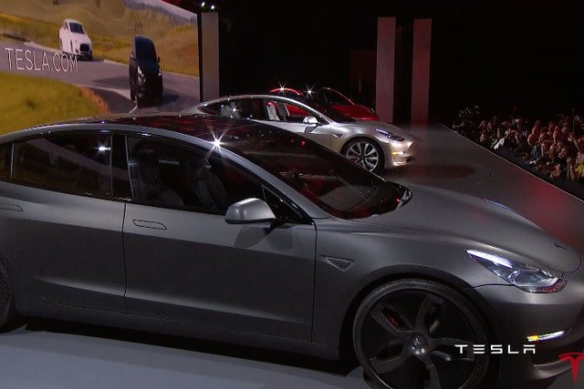 Tesla wreszcie pokazała samochód, na który stać Polaka