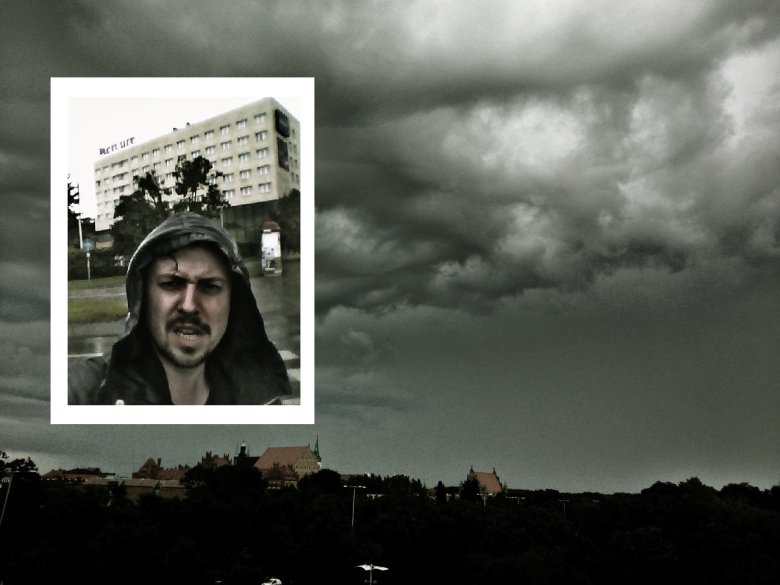 Toruń przywitał mnie deszczem. Mieszkałem w hotelu w centrum. Koszt noclegu w Hotelu Mercury Toruń to ok.170 zł. Smaczne śniadanie dało mi siłę do zwiedzania.