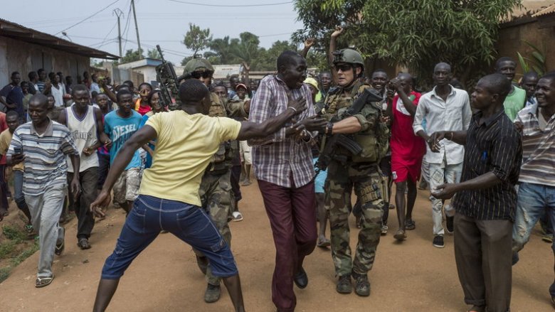 zamieszki na ulicach RŚA