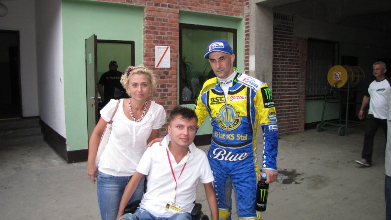 "Skrzynia", na zdjęciu wspólnie z Gosią, od lat ceni sobie znajomość z Tomaszem Gollobem i jego sukcesy