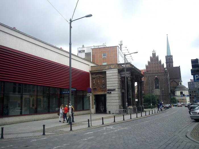 Rys. 1: Siedziba Galerii BWA obecnie. Projekt zachowujący zachowane części pałacu aut. prof. Małachowicza