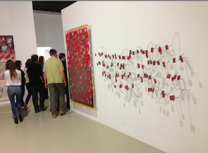 Grzegorz Drozd, Natura walki powoduje, że im większą siłę w nią wkładamy tym większą moc dajemy temu z czym walczymy, widok ekspozycji w CSW. foto: Katarzyna Kozyra