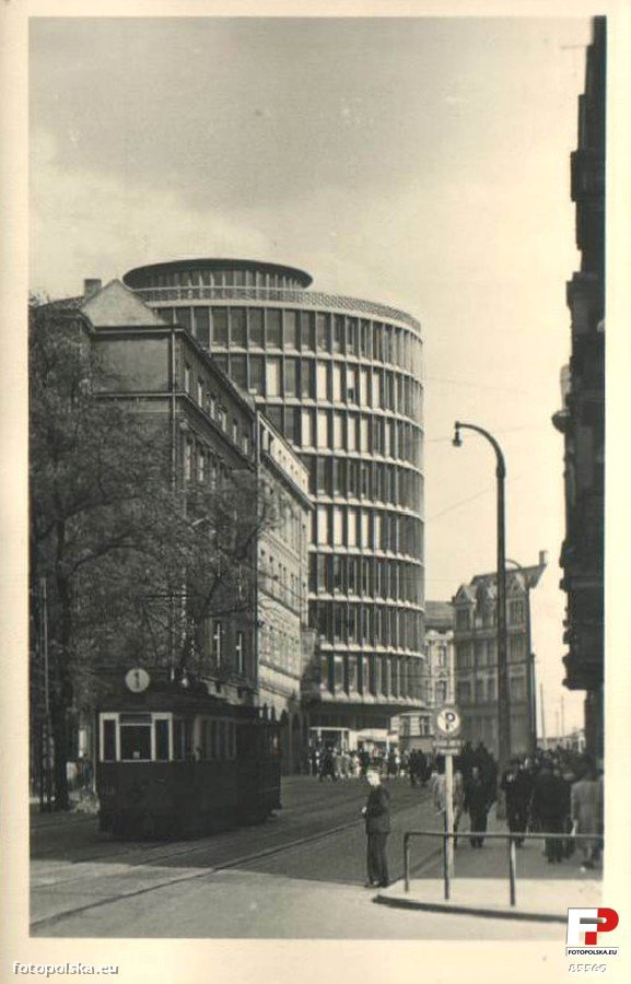 Okrąglak, Poznański Dom Towarowy, arch. Marek Leykam