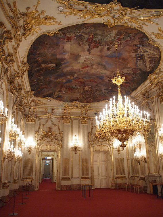 Wnętrza pałacu Schonbrunn