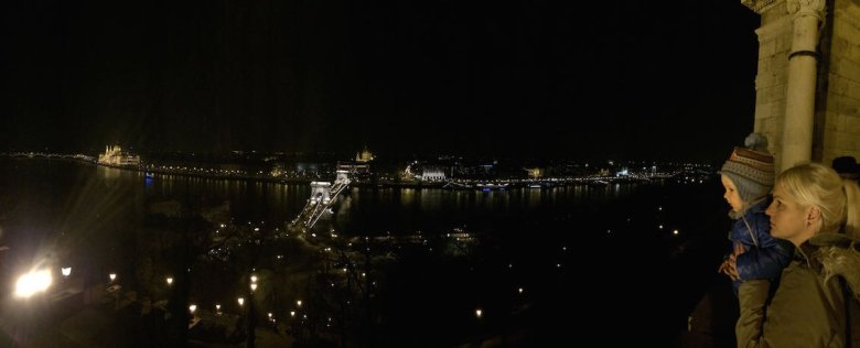 Nocna panorama Budapesztu ze Wzgórza Zamkowego