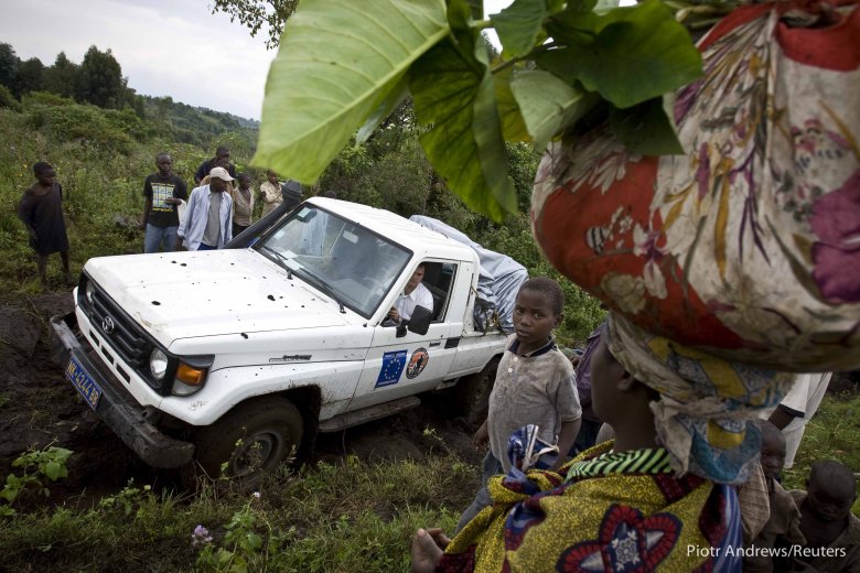 Książę Emmanuell za kierownicą Toyoty.