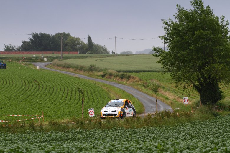 Zmienna przyczepność asfaltów, jak ostrzegał Hołek, jest tu największym wyzwaniem.