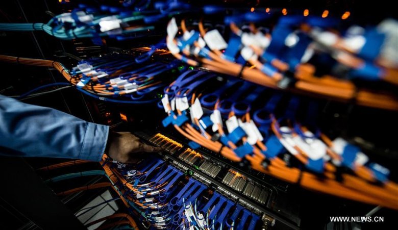 Łącza między węzłami najszybszego w 2017 r. komputera świata - chińskiego Sunway TaihuLight.