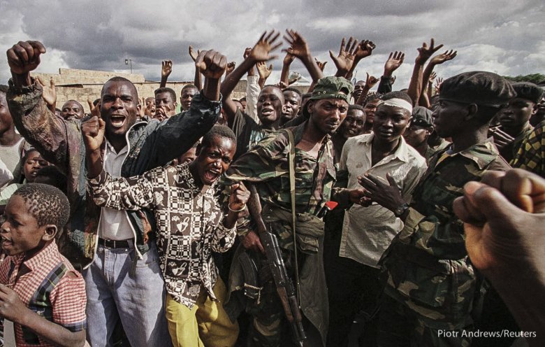 Ludność Zairu wita żołnierzy Laurenta Kabili.