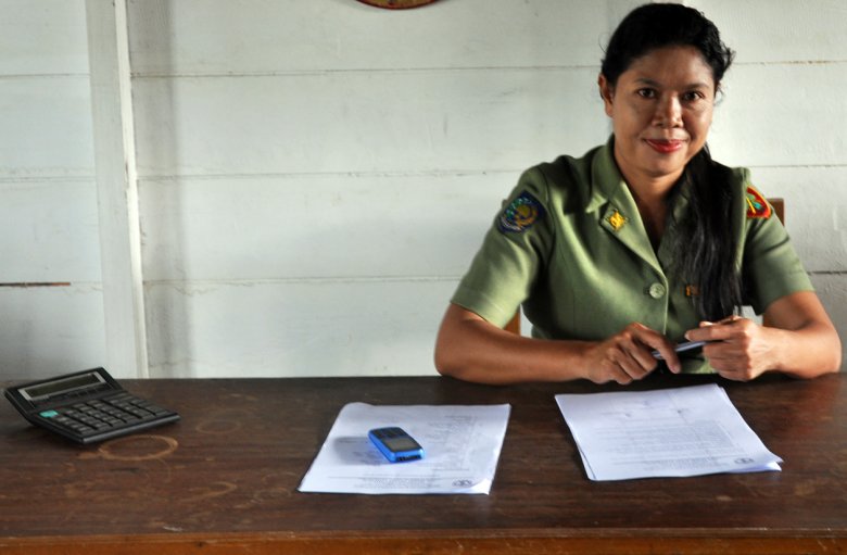 Urzędniczka państwowa na służbie.