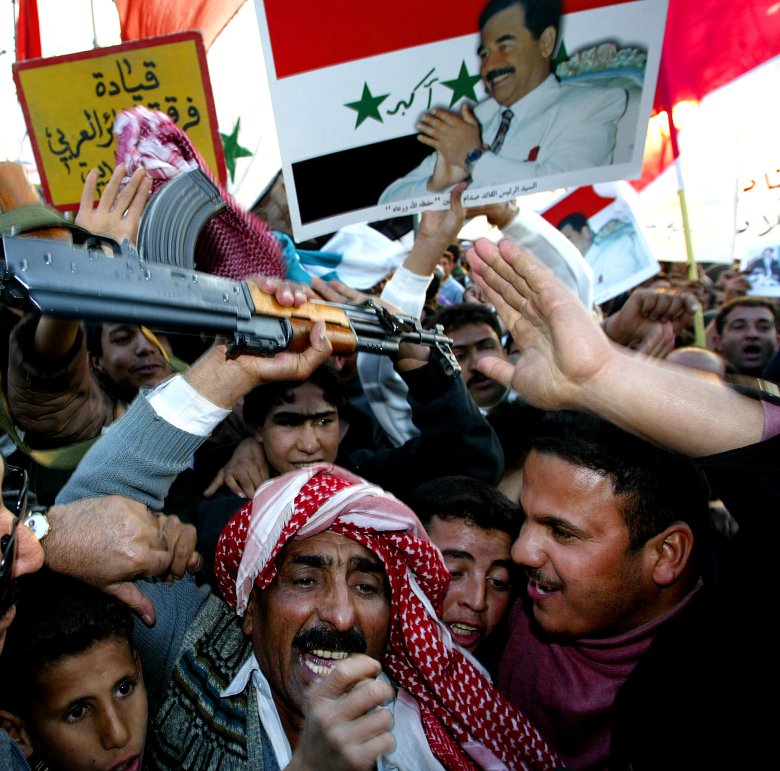 Demonstracja zwolenników Saddama w centrum Bagdadu