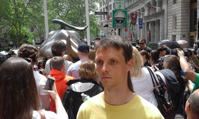 Szalony tłum przy byku na Wall Street, 2016