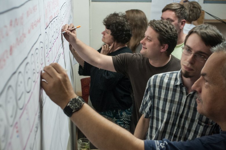 Warszawiacy wolą rozmawiać z nami o najpilniejszych potrzebach miasta. Płacą tu podatki i mają prawo oczekiwać w zamian pewnego minimum.