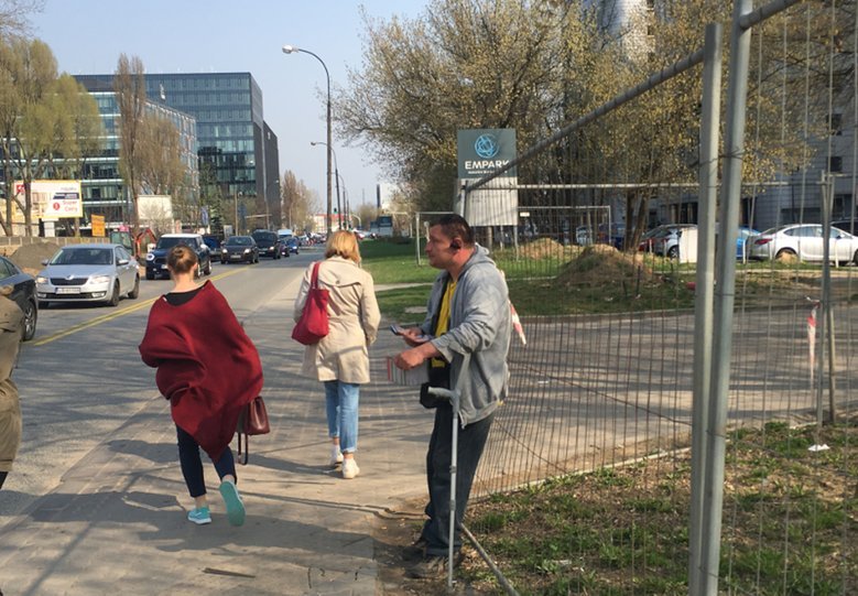 Wreszcie spełniło się marzenie Radosława o pracy w ciepłym pomieszczeniu.