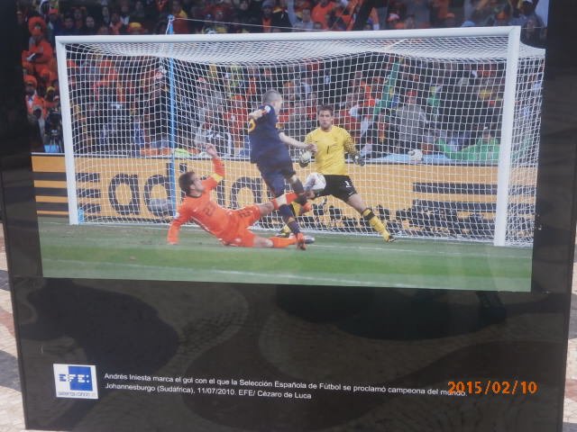 Explanada de España - One moment...