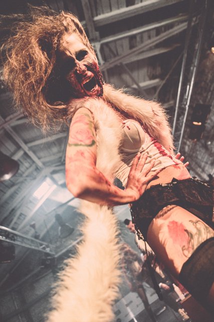 Cropp Wrocław Tattoo Konwent 2014 / Pokaz Zombie Burlesque Show Rafała HotRodaka