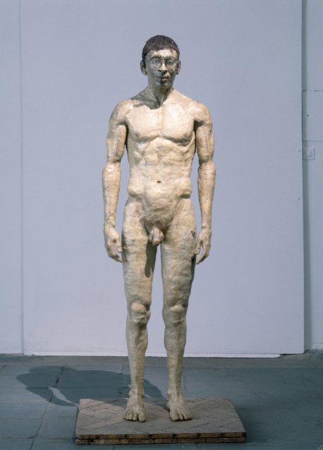 Paweł Althamer, Autoportret, 1993, trawa, włókno konopne, wosk, włosy, jelita zwierzęce, 189 x 76 x 70 cm, dzięki uprzejmości Fundacji Galerii Foksal