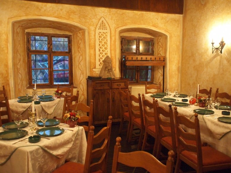 Wnętrze domu Vlada Drakuli mieści dziś restaurację.