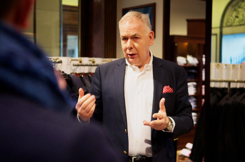 Pan Leszek Korwin - Piotrowski, właściciel salonu Brooks Brothers