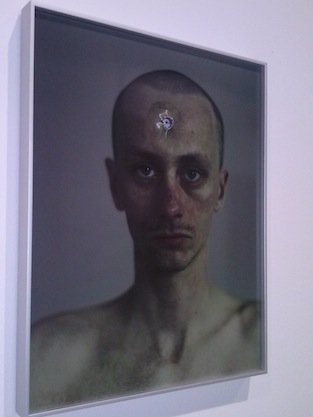 Konrad Smoleński, Take a bullet, widok ekspozycji w CSW, foto: Joanna Kopacka