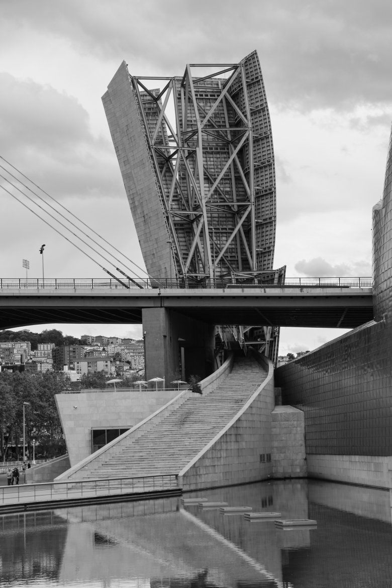 Największą atrakcją Bilbao jest niewątpliwie Muzeum Guggenheim.