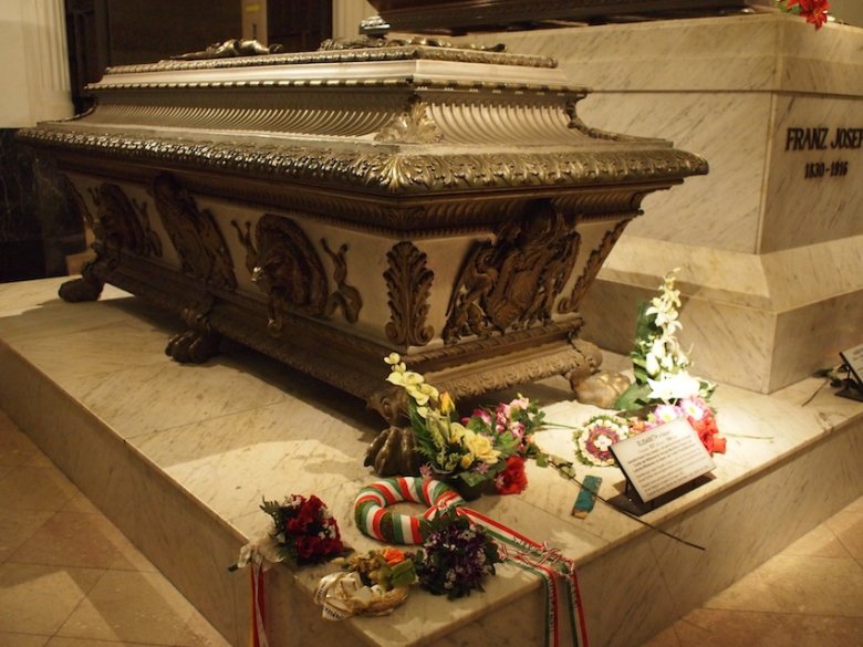 Sarkofag legendarnej cesarzowej Elżbiety w Kryptach Cesarskich.