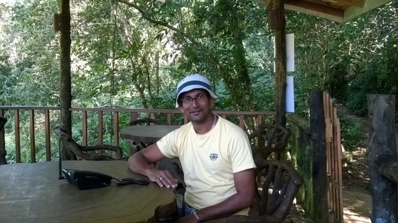 Prasad Jagoda przeżył tsunami na Sri Lance w 2004 roku. -"Nic nie jest już takie samo, zrewidowałem mój styl życia, moje poglądy. Zmieniłem się po tsunami. Czasem, gdy zasypiam widzę tę ścianę wody, którą zobaczyłem tamtego dnia."