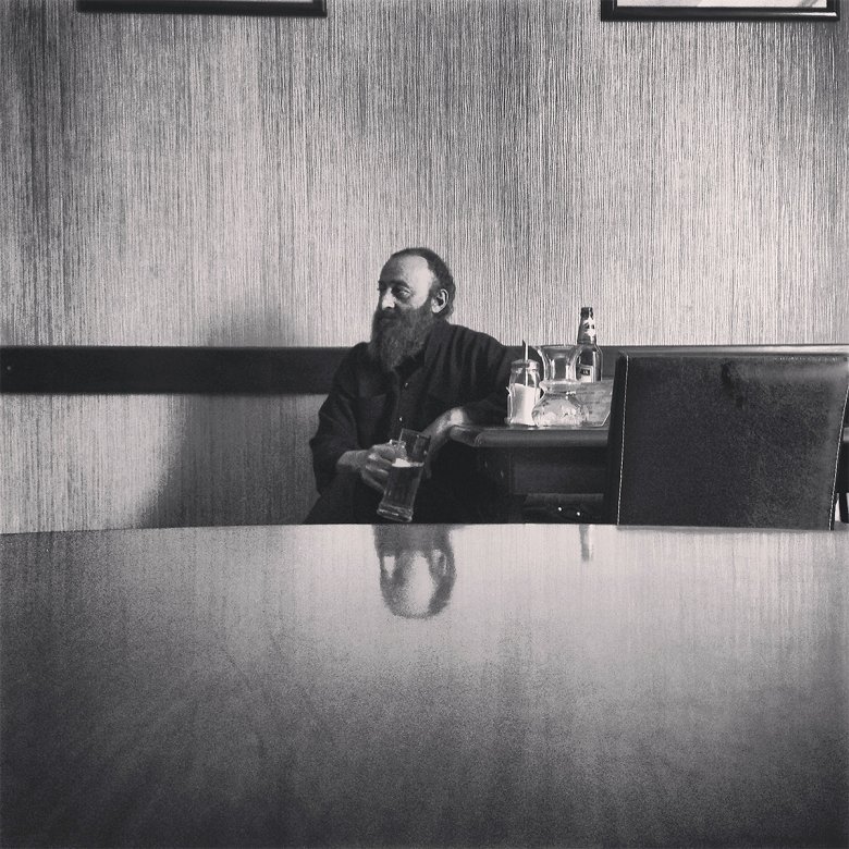 I miejsce - Jakub Tarnowski
Prawosławny pop w gorący dzień na piwie. Kutaisi 2013