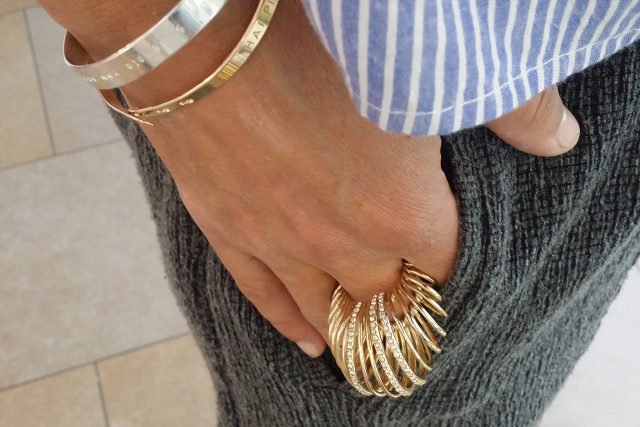 ​Pierścień Alexis Bittar, projektant z Nowego Jorku, bransoletki Mya Bay z Brukseli