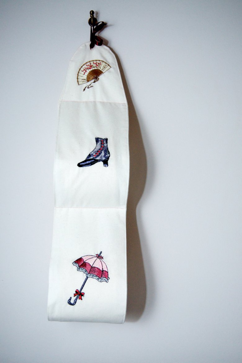 Haftowany przez Joannę łazienkowy pomocnik