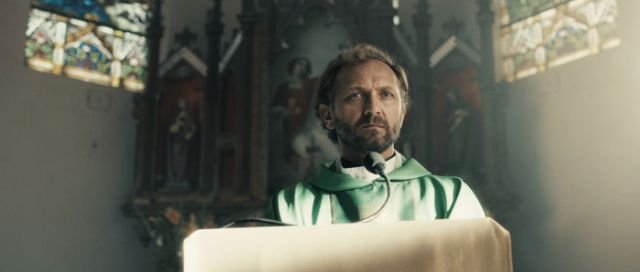 Andrzej Chyra w filmie "W imię..." w reżyserii Małgorzaty Szumowskiej