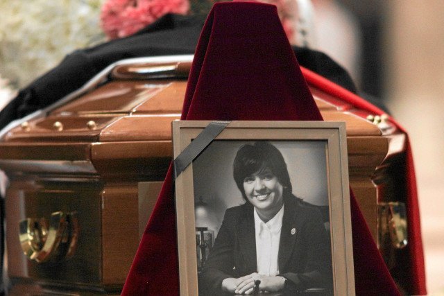 Zdjęcie z pogrzebu Joanny Agackiej-Indeckiej w 2010 r.