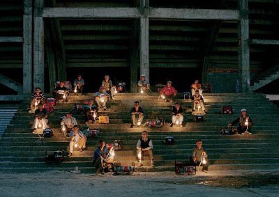 Adrian Paci, "Turn On", 2004