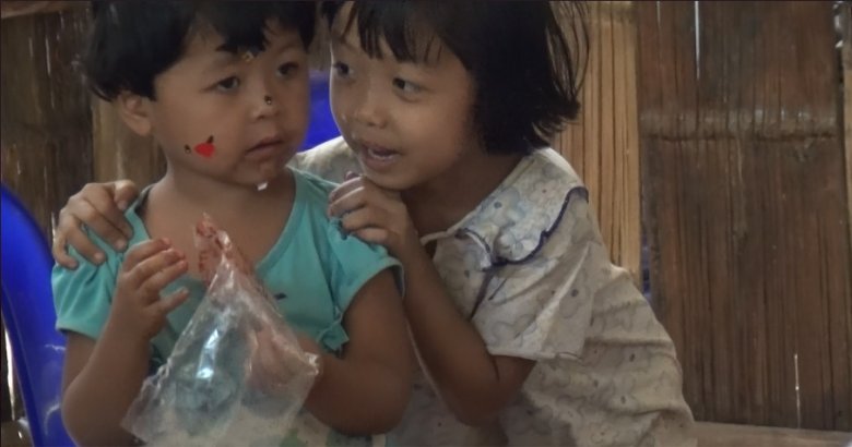 Córki Swedena nawet nie wiedzą, że są na długiej liście oczekujących na przesiedlenie do Europy albo Stanów Zjednoczonych