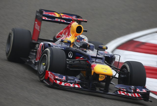 Sebastian Vettel przebił się z jedenastej pozycji na piątą.