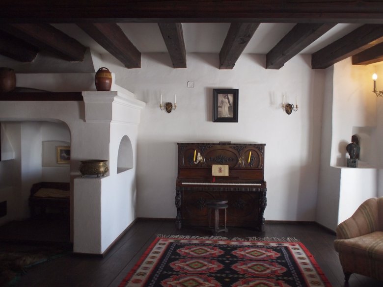 Dzisiejsze wyposażenie zamku pochodzi z czasów królowej Marii.