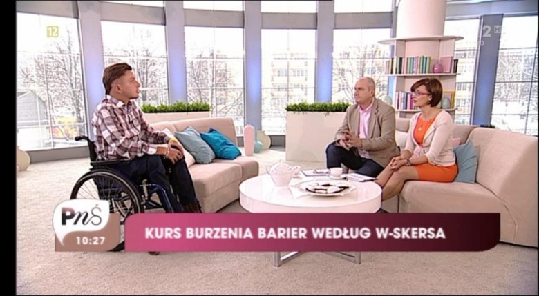 Autor tekstu w trakcie rozmowy w programie TVP 2 - "Pytanie na śniadanie"