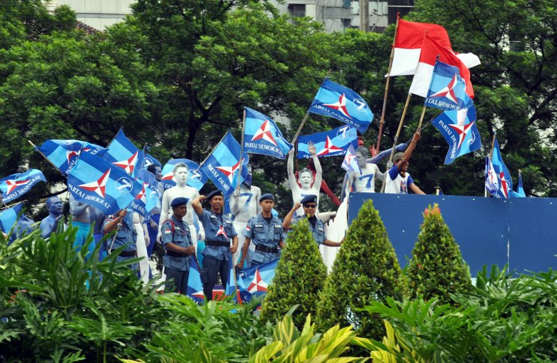 Sceny z ulic Jakarty.Kampania wyborcza w toku.