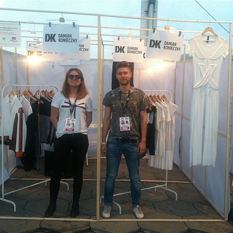 Damian Konieczny i jego stoisko